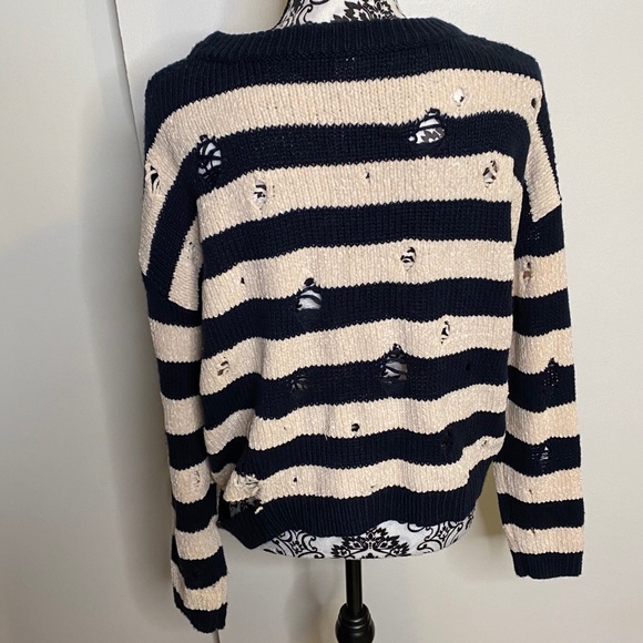 Design Lab Size Small Navy/Cream Striped Sweater - Picture 6 of 7